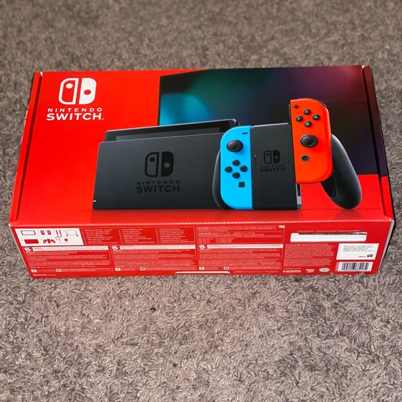 Nintendo Switch - Picture 1 of 3
